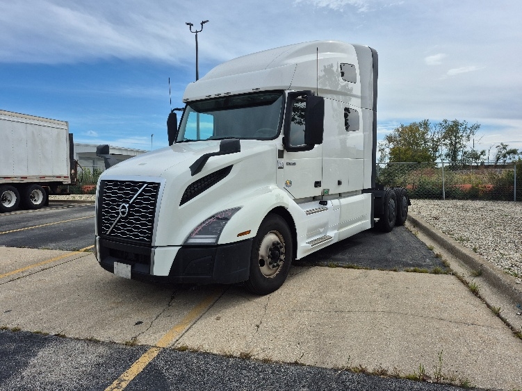 2023 Volvo VNL 760 in Chicago (Chicago Ridge), IL — photo 3