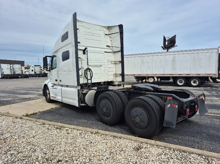 2023 Volvo VNL 760 in Chicago (Chicago Ridge), IL — photo 5
