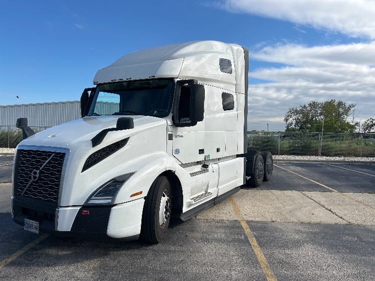 2023 Volvo VNL 760 in Chicago (Chicago Ridge), IL — photo 3