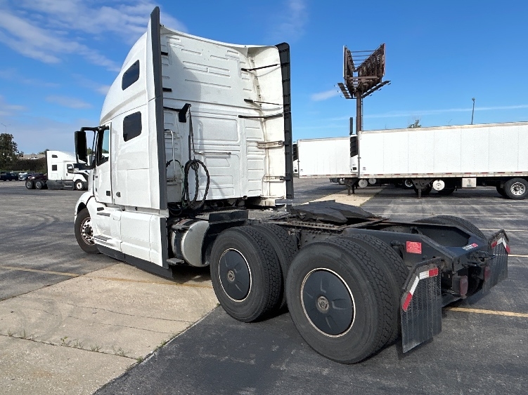 2023 Volvo VNL 760 in Chicago (Chicago Ridge), IL — photo 5
