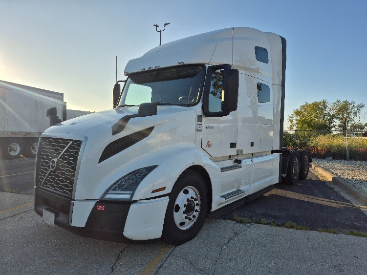 2023 Volvo VNL 760 in Chicago (Chicago Ridge), IL — photo 3