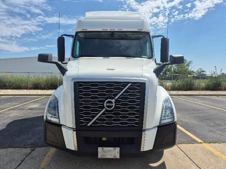 2023 Volvo VNL 760 in Chicago (Chicago Ridge), IL — photo 2