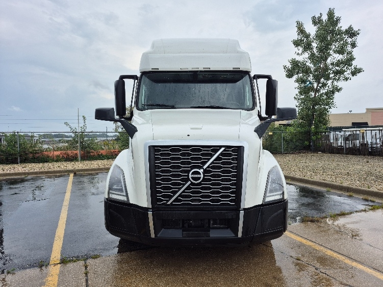 2023 Volvo VNL 760 in Chicago (Chicago Ridge), IL — photo 2