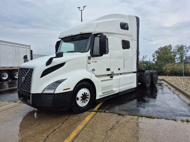 2023 Volvo VNL 760 in Chicago (Chicago Ridge), IL — photo 3