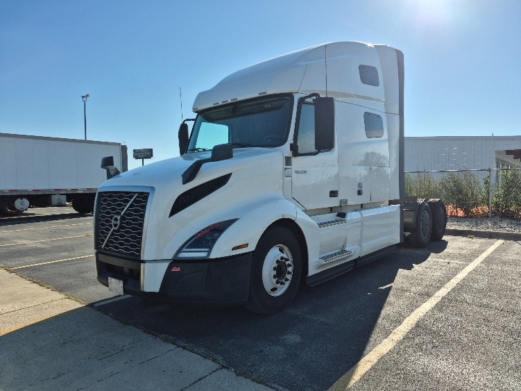 2023 Volvo VNL 760 in Chicago (Chicago Ridge), IL — photo 3