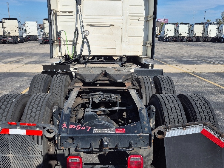 2023 Volvo VNL 760 in Chicago (Chicago Ridge), IL — photo 6