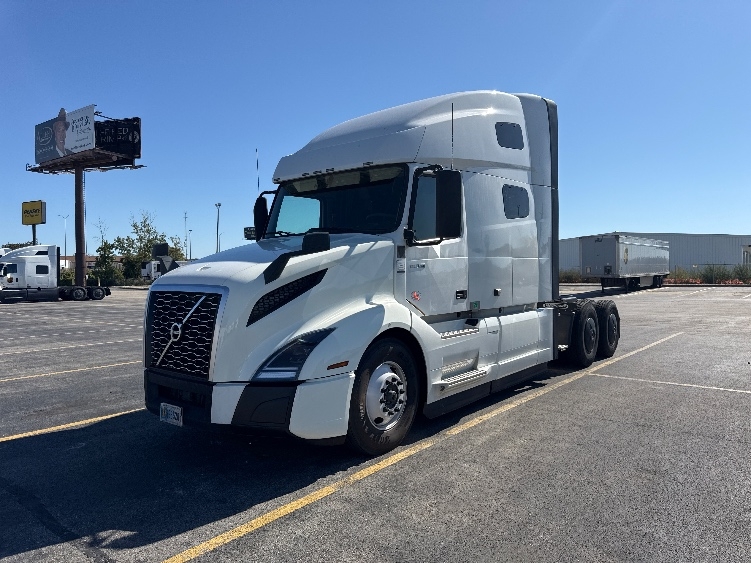 2023 Volvo VNL 760 in Chicago (Chicago Ridge), IL — photo 3