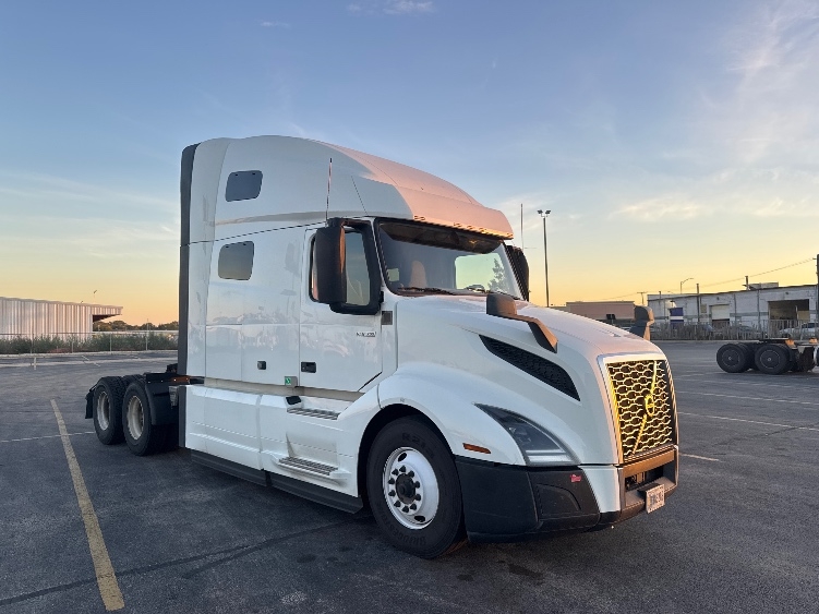 2023 Volvo VNL 760 in Chicago (Chicago Ridge), IL