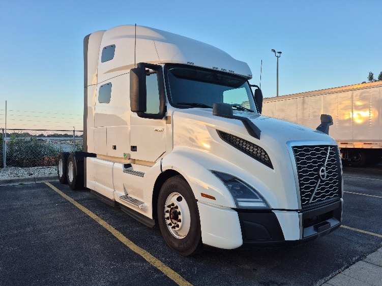 2023 Volvo VNL 760 in Chicago (Melrose Park), IL