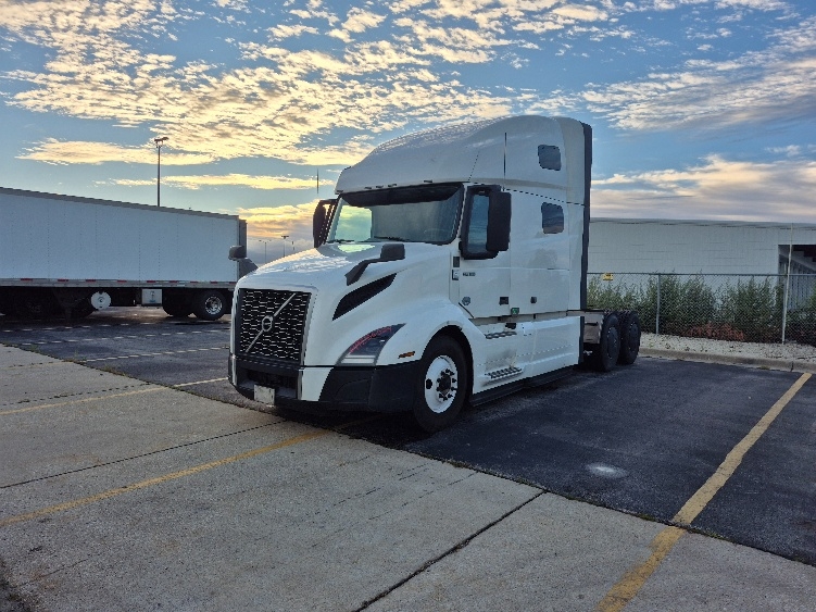 2023 Volvo VNL 760 in Chicago (Chicago Ridge), IL — photo 3