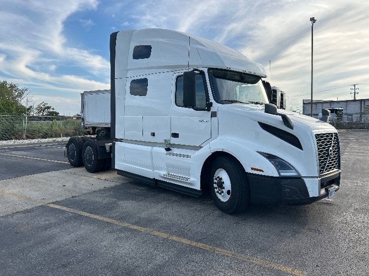 2023 Volvo VNL 760 in Chicago (Chicago Ridge), IL