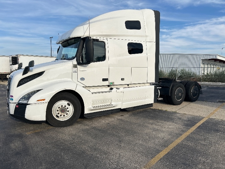 2023 Volvo VNL 760 in Chicago (Chicago Ridge), IL — photo 3