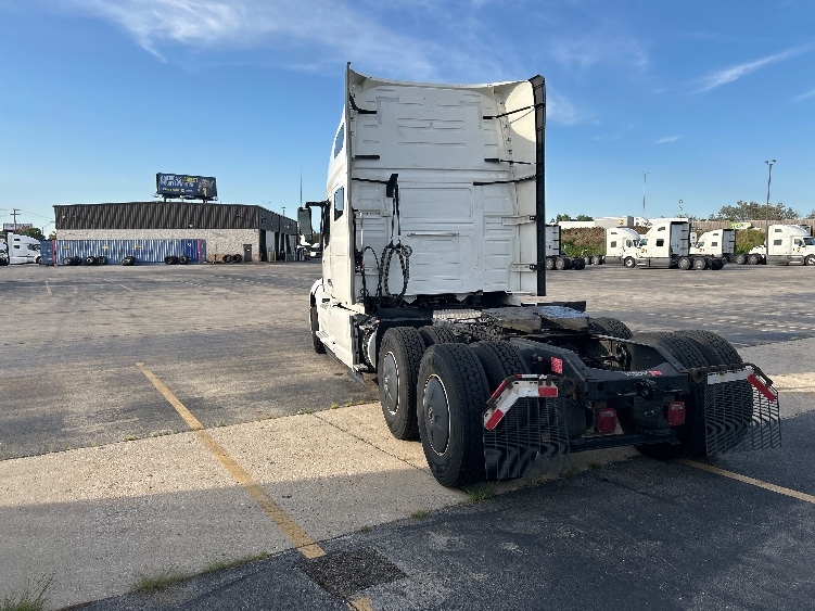 2023 Volvo VNL 760 in Chicago (Chicago Ridge), IL — photo 5