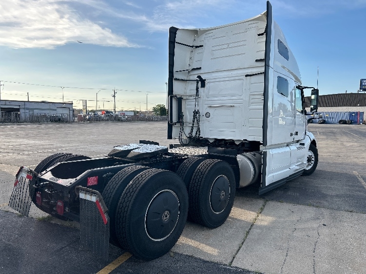 2023 Volvo VNL 760 in Chicago (Chicago Ridge), IL — photo 7
