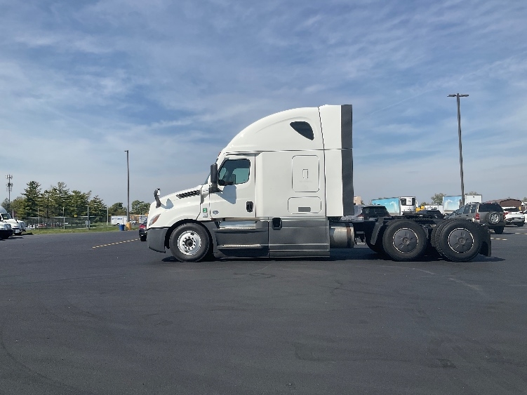 2023 Freightliner Cascadia in Piqua, OH — photo 4