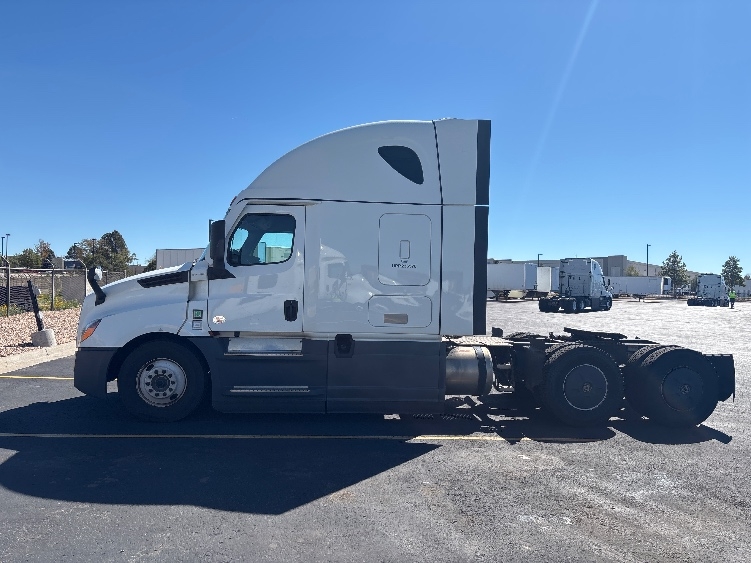 2023 Freightliner Cascadia in Aurora, CO — photo 4