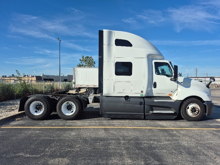 2024 International LT in Chicago (Chicago Ridge), IL — photo 8