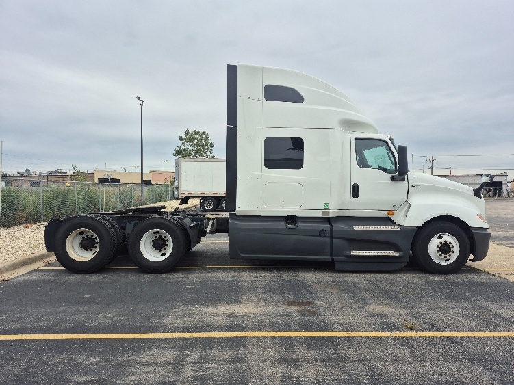 2024 International LT in Chicago (Chicago Ridge), IL — photo 8