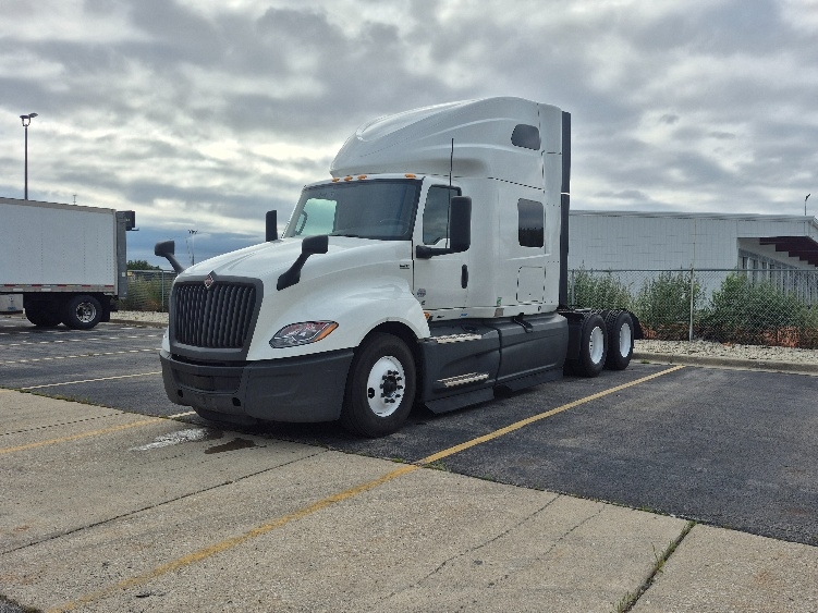 2024 International LT in Chicago (Chicago Ridge), IL — photo 3