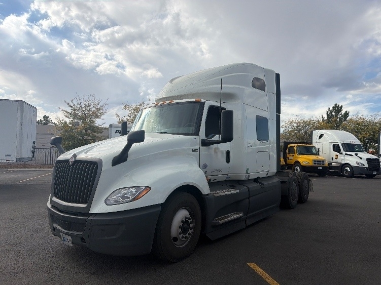 2024 International LT in West Sacramento, CA — photo 3