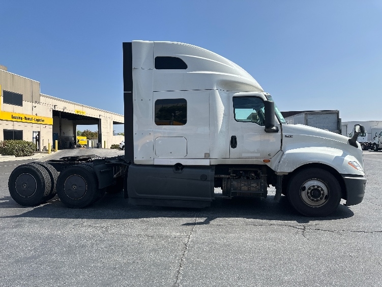 2023 International LT in Torrance, CA — photo 8