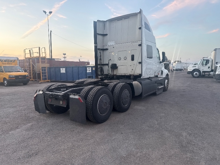 2024 International LT in Dallas, TX — photo 7