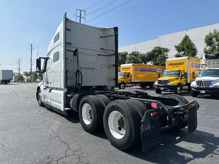 2023 Volvo VNL 760 in Torrance, CA — photo 5